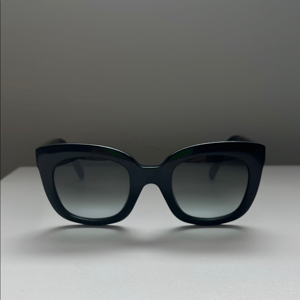 Celine 3 Dots Sunglasses With Case. Elegant Black Sunglasses